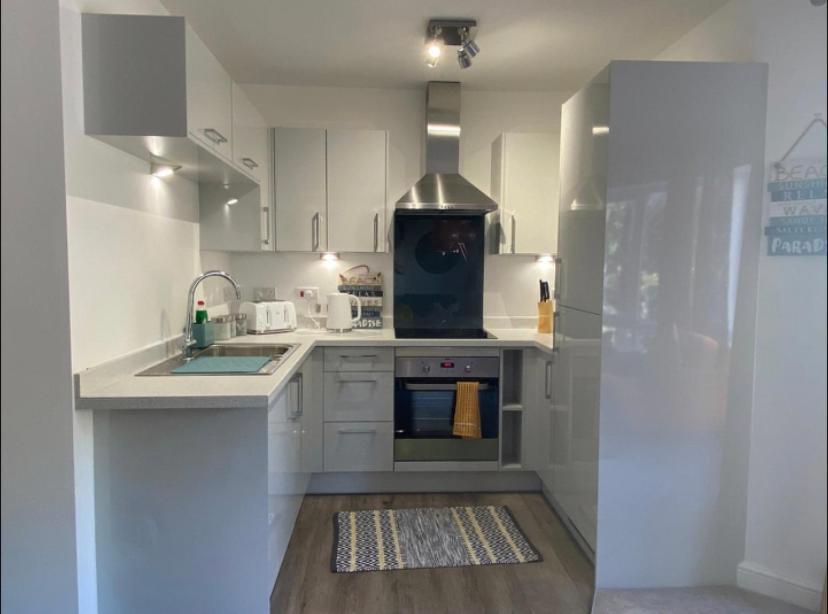 Luxury Modern 1Bed Sea View Apartment Rhôs-on-Sea Exterior foto